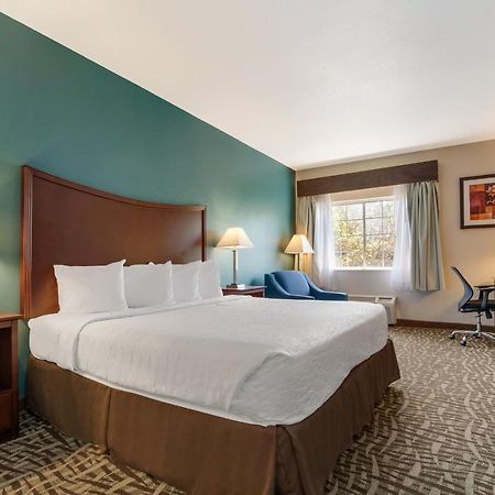 Surestay Plus Hotel By Best Western Topeka Exteriér fotografie