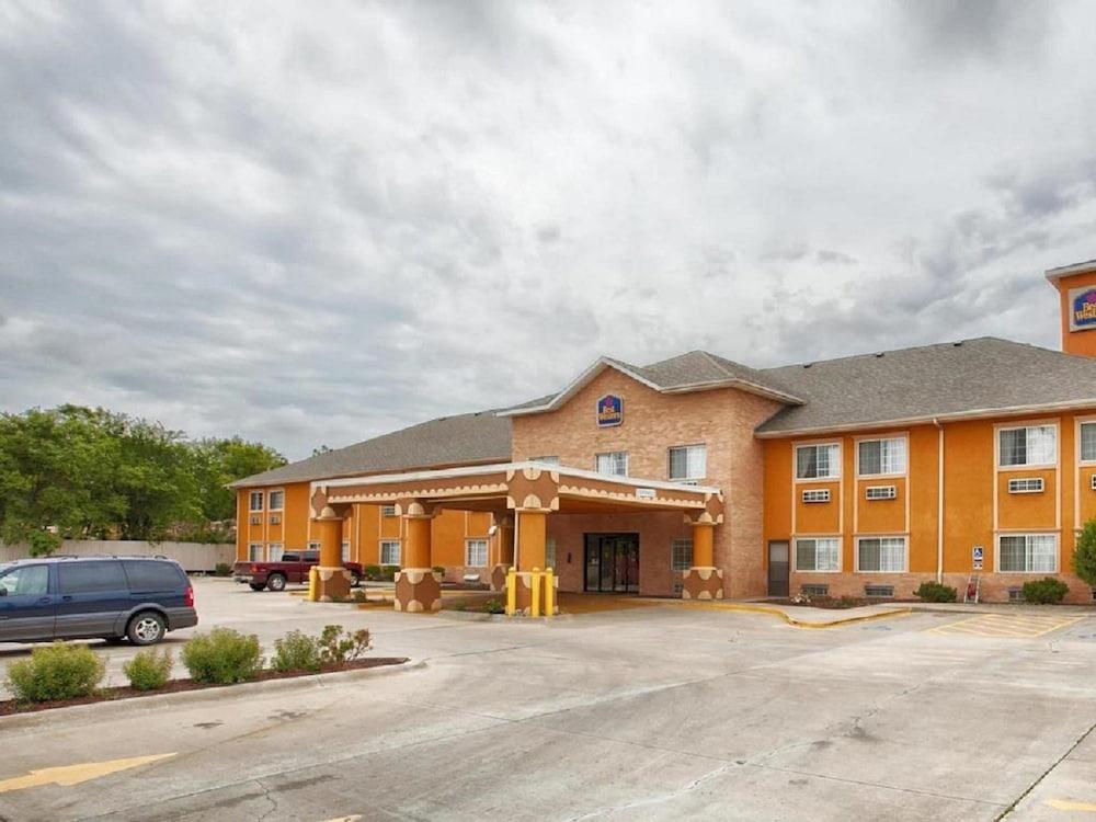 Surestay Plus Hotel By Best Western Topeka Exteriér fotografie