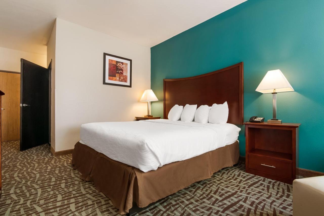 Surestay Plus Hotel By Best Western Topeka Exteriér fotografie