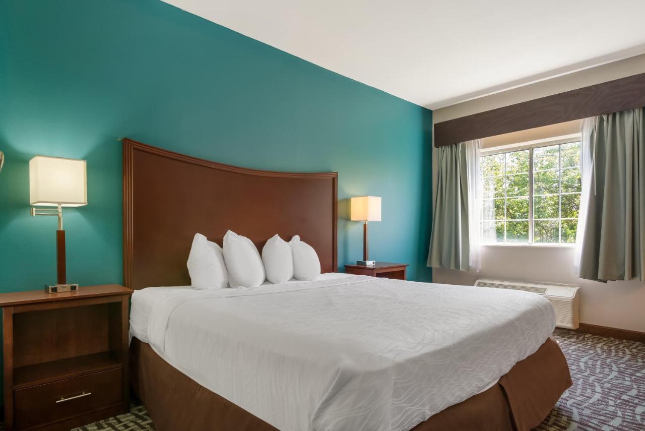 Surestay Plus Hotel By Best Western Topeka Exteriér fotografie