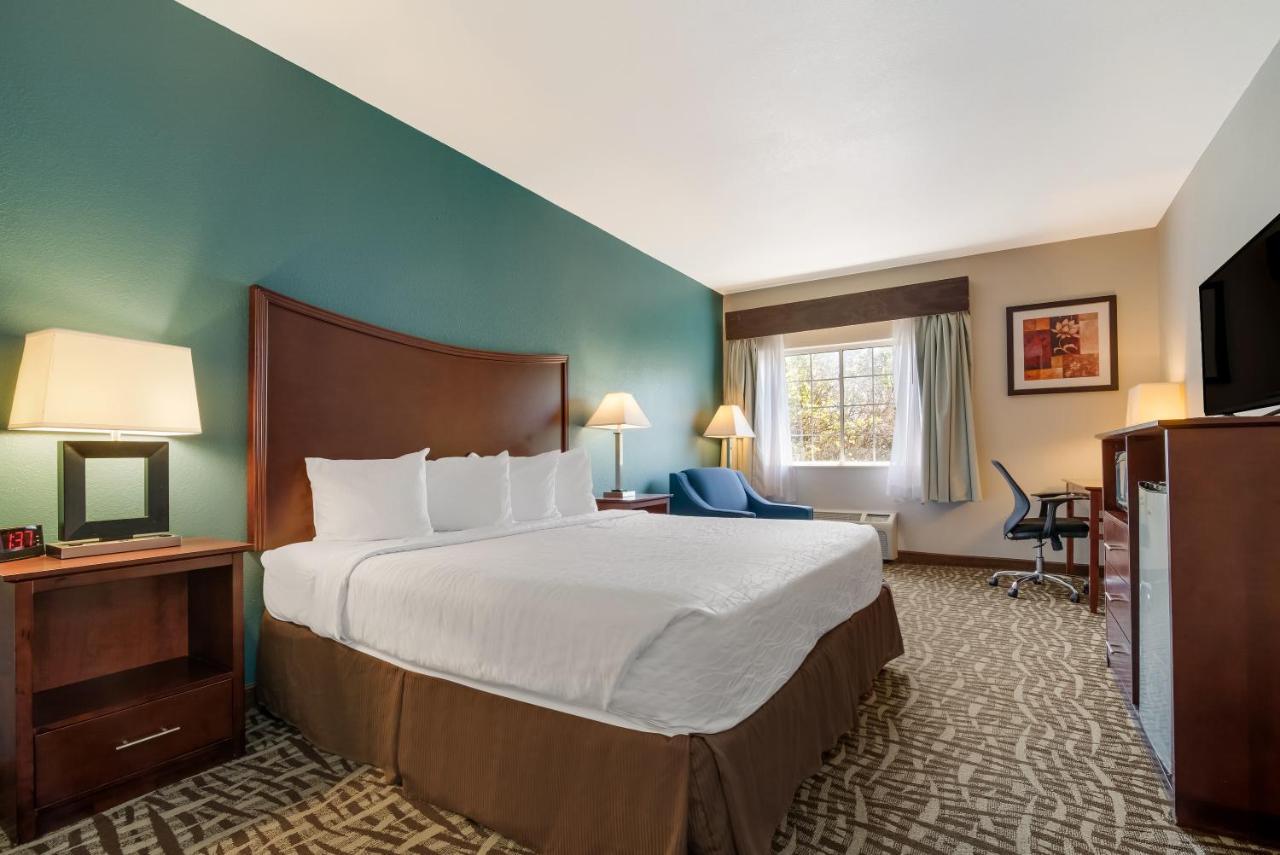 Surestay Plus Hotel By Best Western Topeka Exteriér fotografie