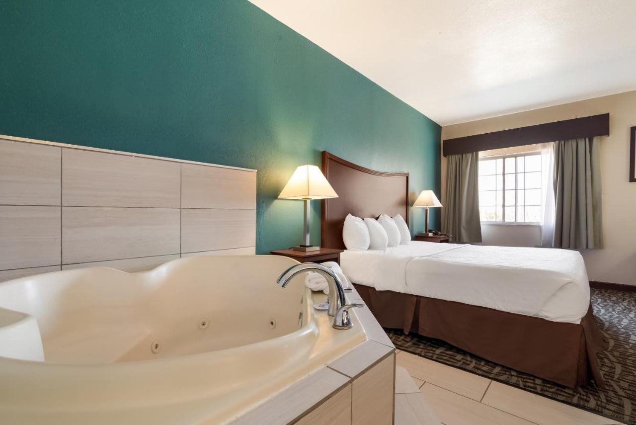Surestay Plus Hotel By Best Western Topeka Exteriér fotografie