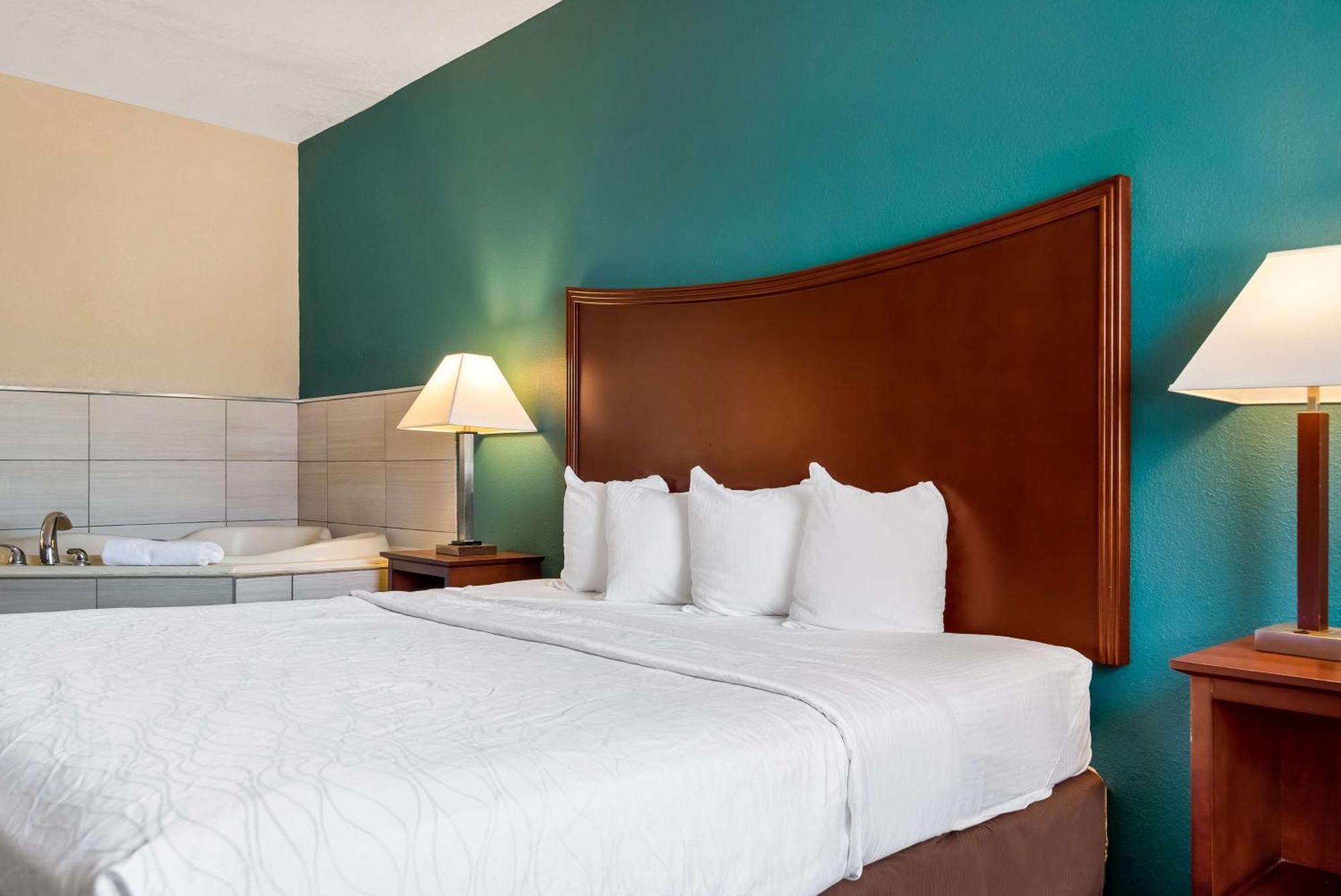 Surestay Plus Hotel By Best Western Topeka Exteriér fotografie