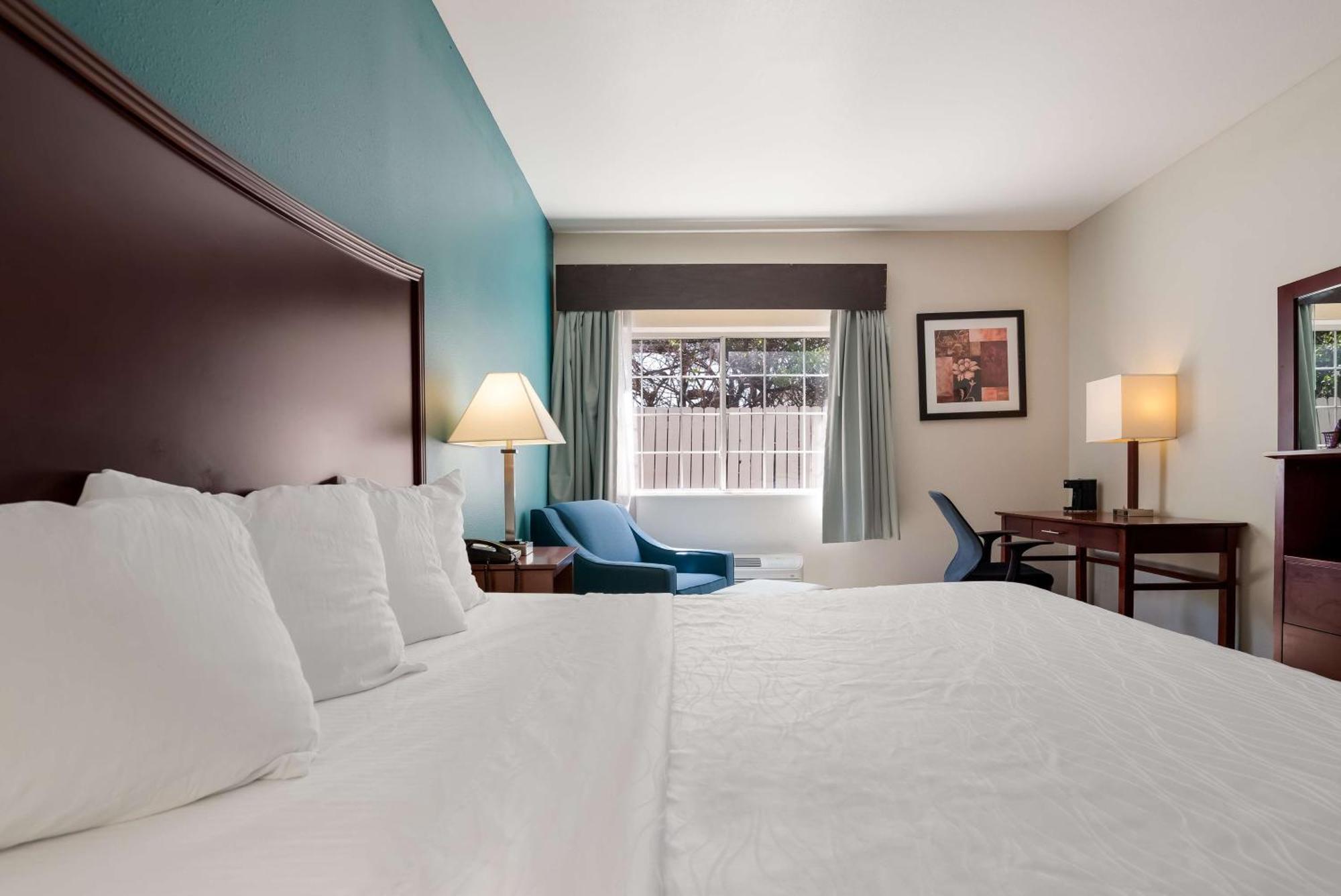 Surestay Plus Hotel By Best Western Topeka Exteriér fotografie