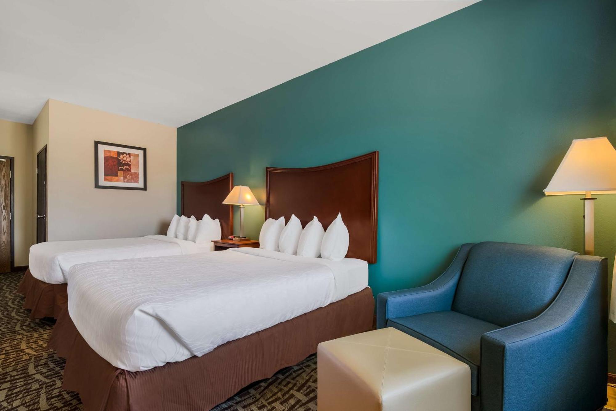 Surestay Plus Hotel By Best Western Topeka Exteriér fotografie
