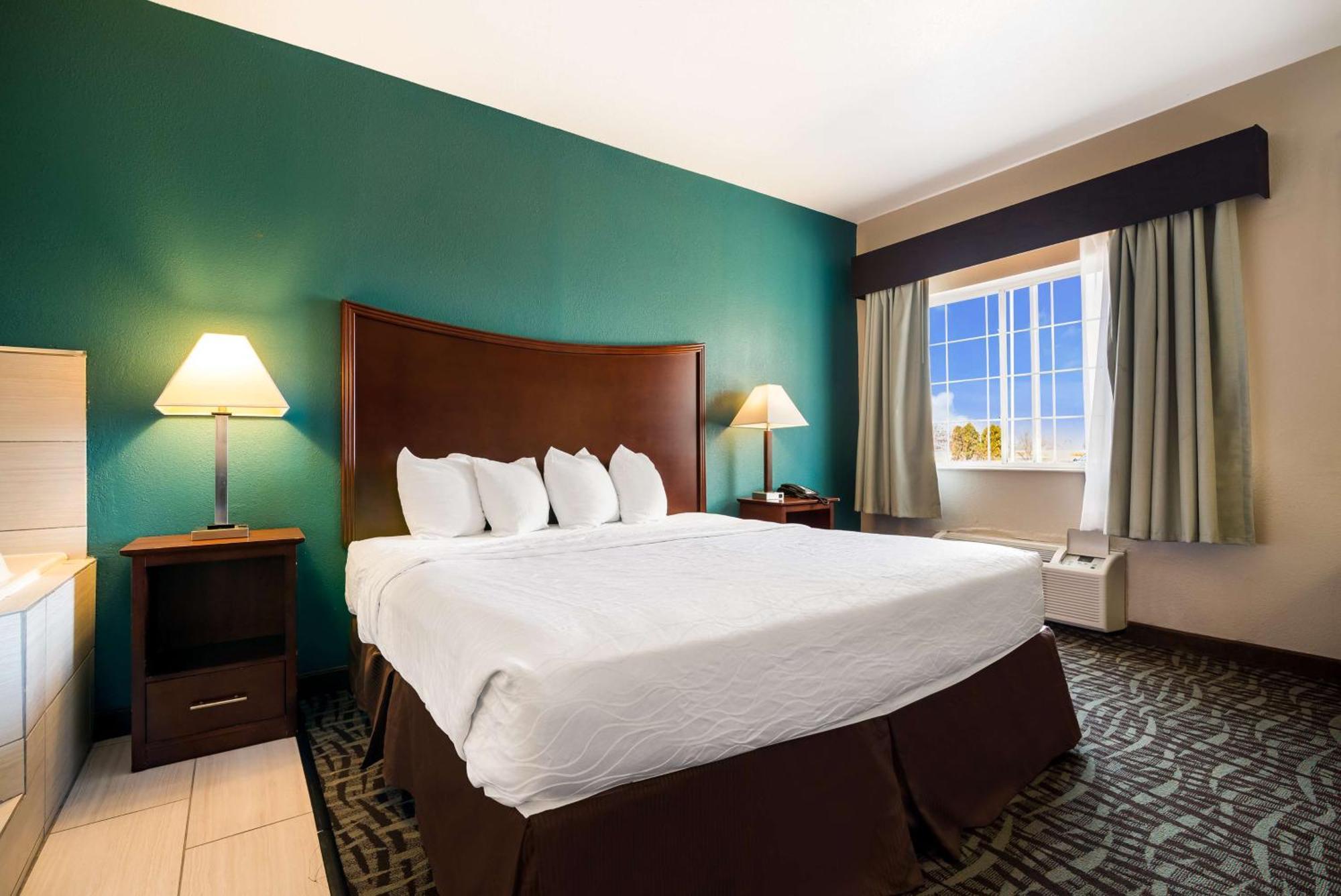 Surestay Plus Hotel By Best Western Topeka Exteriér fotografie