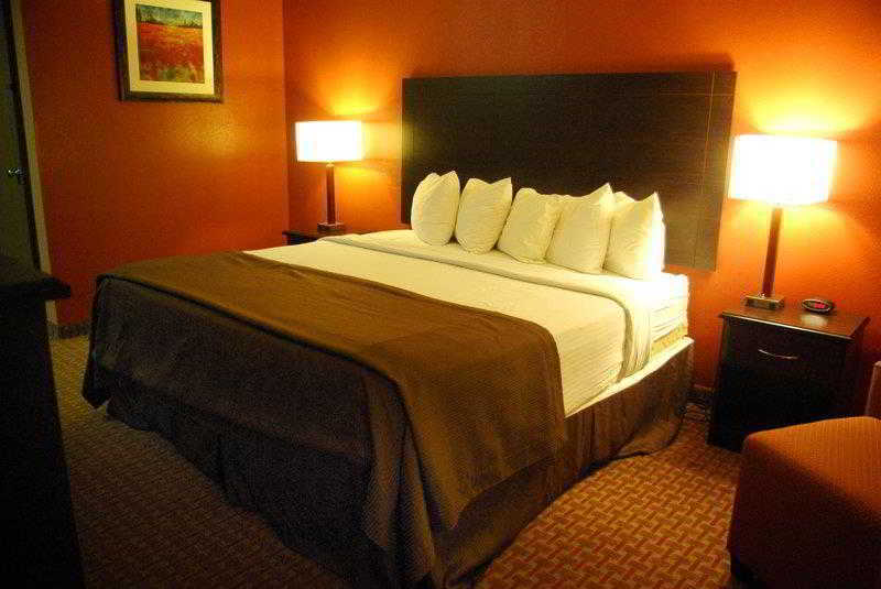 Surestay Plus Hotel By Best Western Topeka Exteriér fotografie