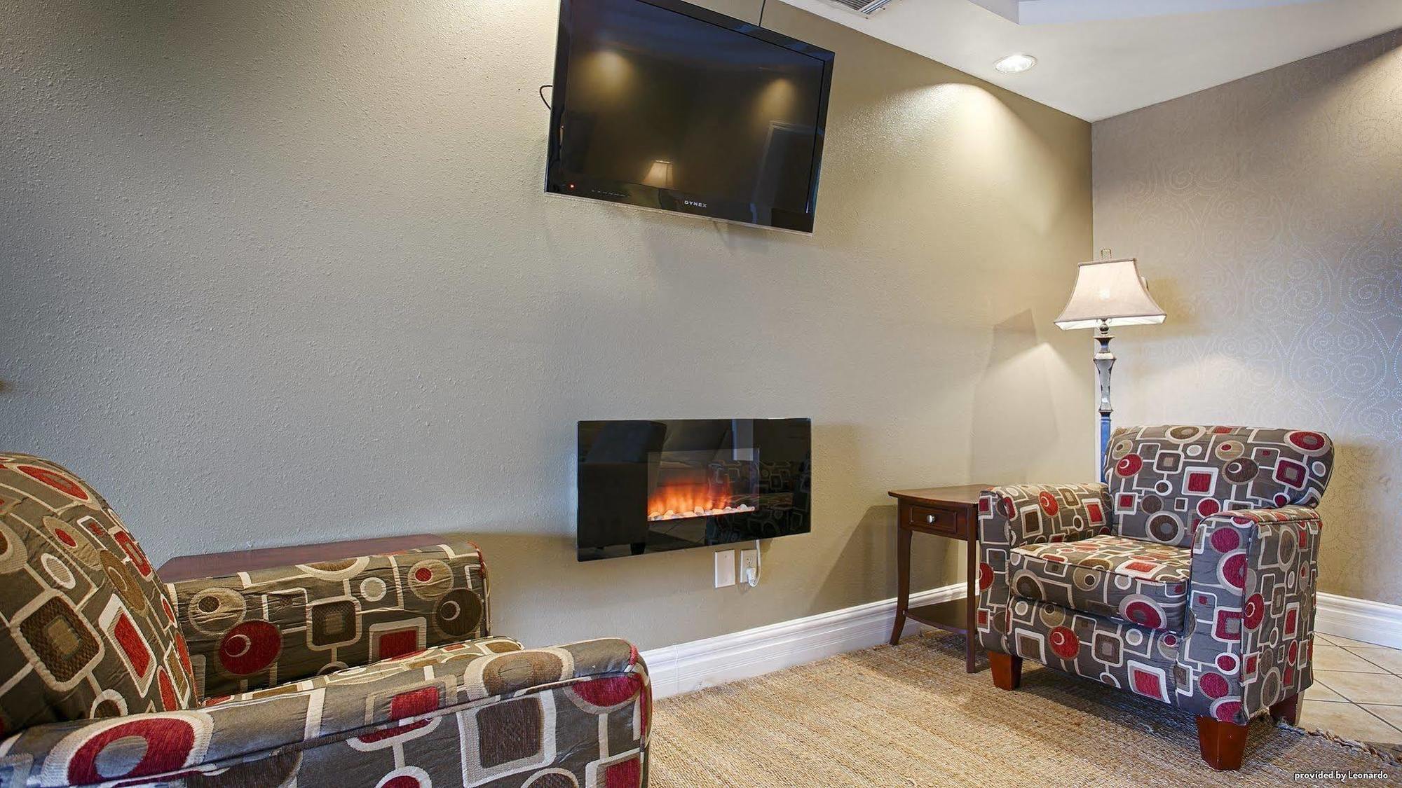 Surestay Plus Hotel By Best Western Topeka Exteriér fotografie