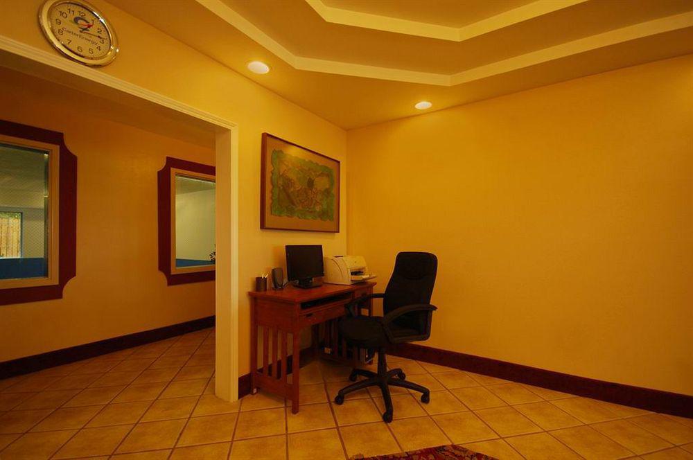 Surestay Plus Hotel By Best Western Topeka Zařízení fotografie